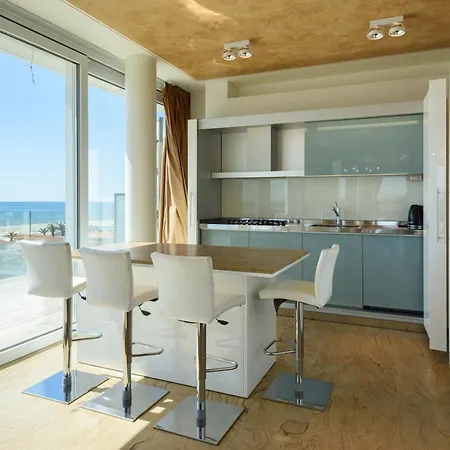 Panoramic Penthouse Rooftop Whit Pool לידו די קאמאיורה