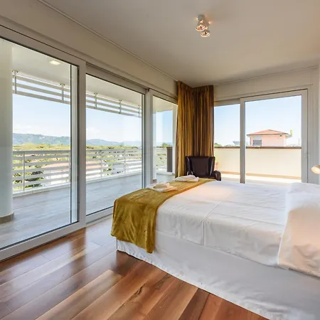 דירה Panoramic Penthouse Rooftop Whit Pool לידו די קאמאיורה