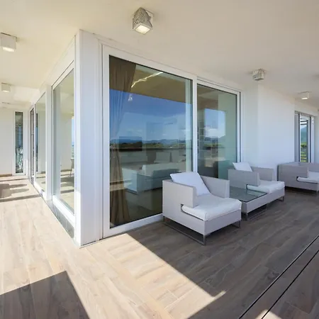 Panoramic Penthouse Rooftop Whit Pool דירה לידו די קאמאיורה