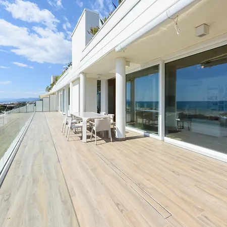 Panoramic Penthouse Rooftop Whit Pool דירה