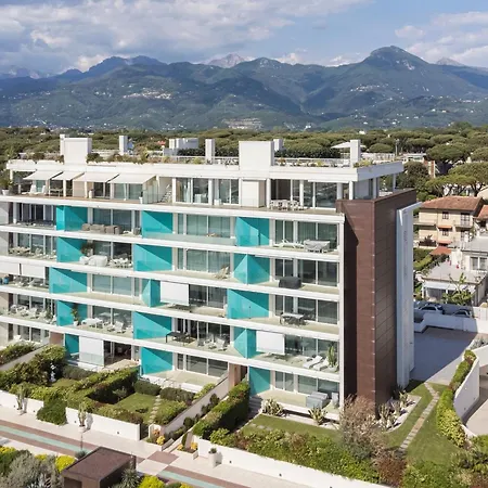 דירה Panoramic Penthouse Rooftop Whit Pool לידו די קאמאיורה
